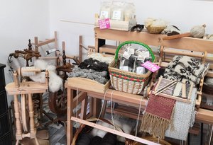 V Dílně U beránka využívají vlnu valašských ovcí