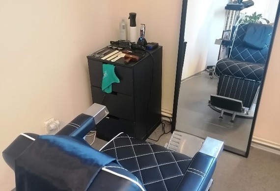 Nešporek Viktor_barber shop